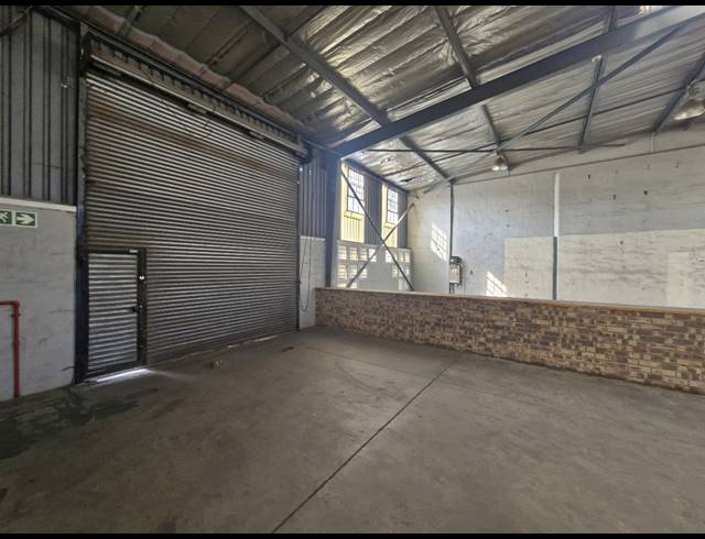 480M² WAREHOUSE TO LET IN DENVER